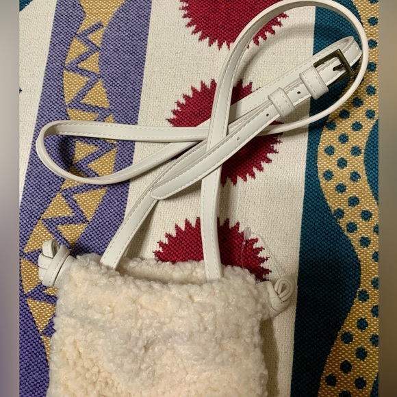 🍀Universal Thread Bags | Cream Sherpa Fuzzy Phone Crossbody#🍀UNIVER - Picture 4 of 13